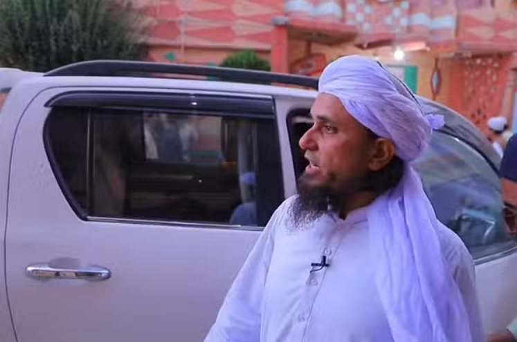 Maulana Who Preached 'Death For Blasphemy' Now on the Run