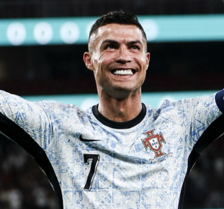 Cristiano Ronaldo Breaks Record: First Person to Reach 1 Billion Social Media Followers